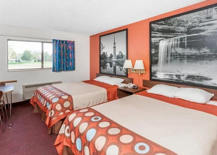 Motel Super 8 By Wyndham Washington/peoria Area Washington