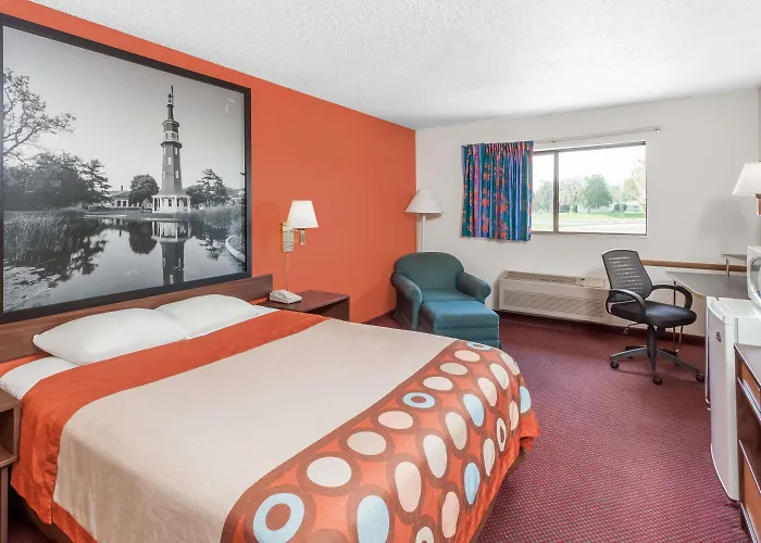 Super 8 By Wyndham Washington/peoria Area Motel