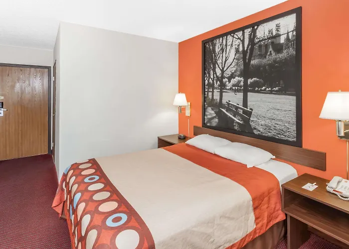 Motel Super 8 By Wyndham Washington/peoria Area 2*