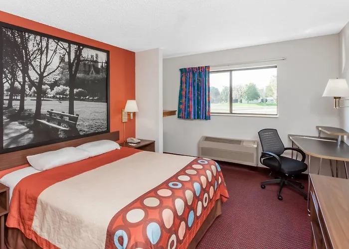 Super 8 By Wyndham Washington/peoria Area Washington