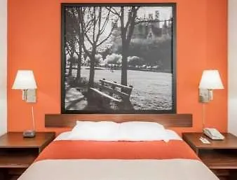 Super 8 By Wyndham Washington/peoria Area Motel 2*