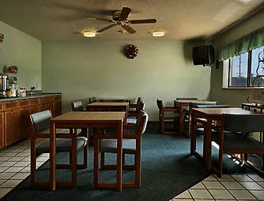 Super 8 By Wyndham Washington/peoria Area 2*