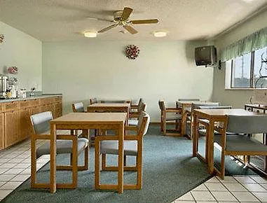 Super 8 By Wyndham Washington/peoria Area Motel Washington