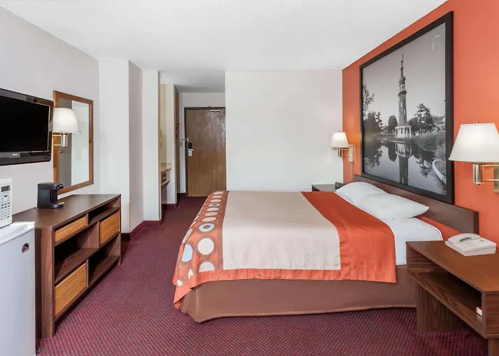 Motel Super 8 By Wyndham Washington/peoria Area Washington