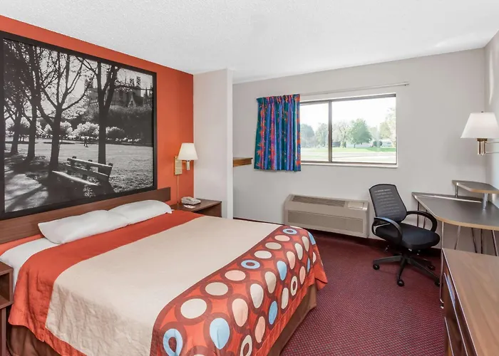Super 8 By Wyndham Washington/peoria Area